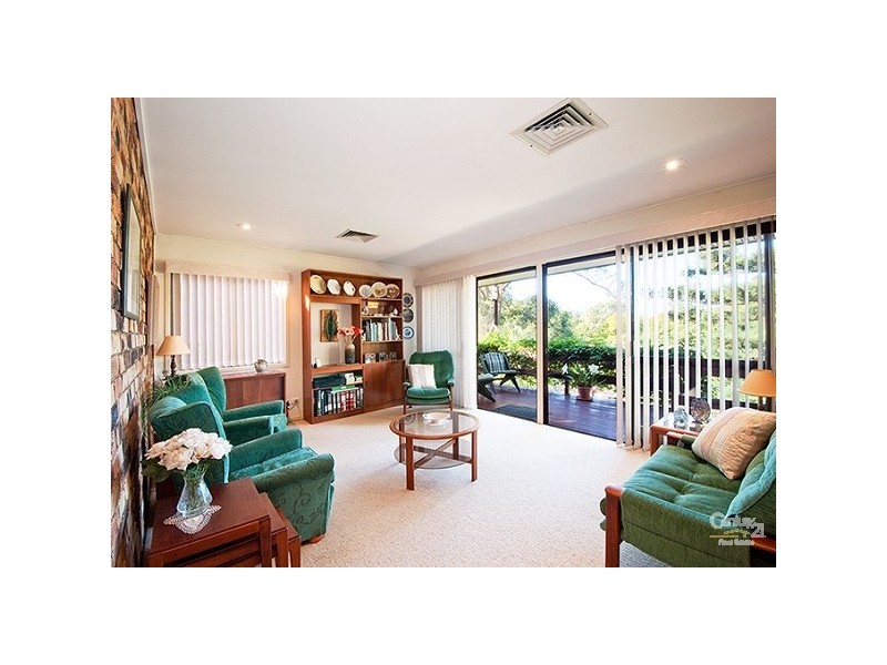 3 Dyer Street, Chapel Hill QLD 4069