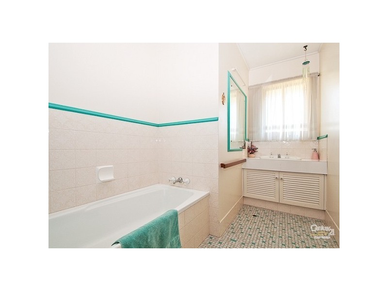 3 Dyer Street, Chapel Hill QLD 4069