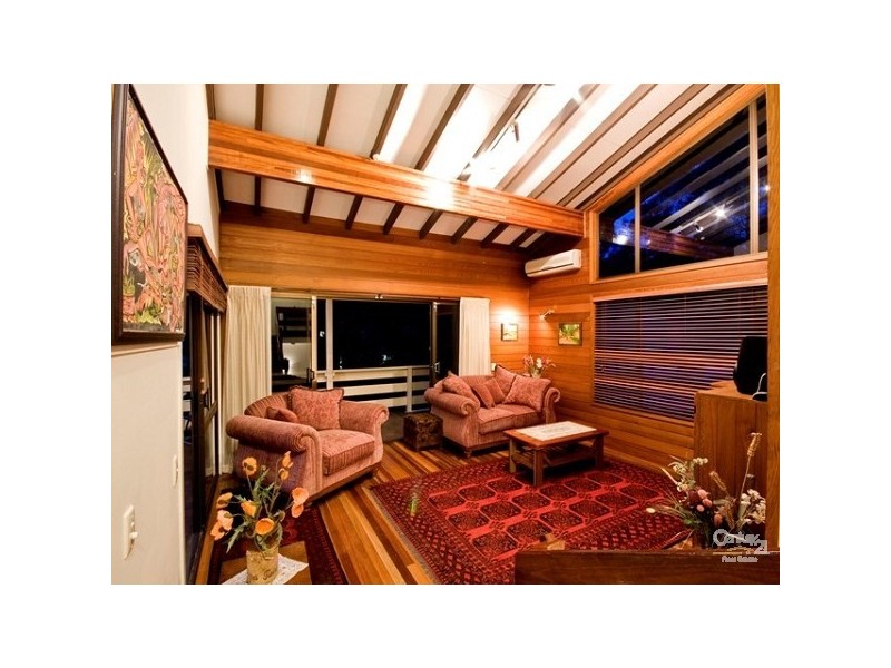 10 Marmindie Street, Chapel Hill QLD 4069