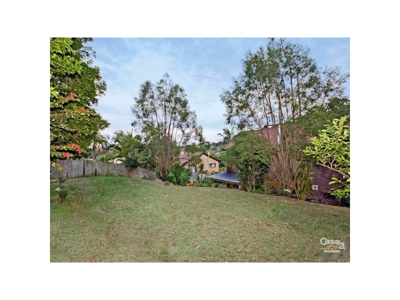 10 Marmindie Street, Chapel Hill QLD 4069
