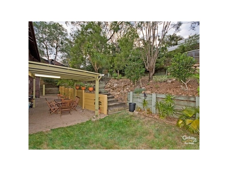 10 Marmindie Street, Chapel Hill QLD 4069