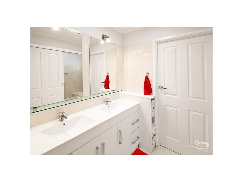 24 Macfarlane Street, Riverhills QLD 4074