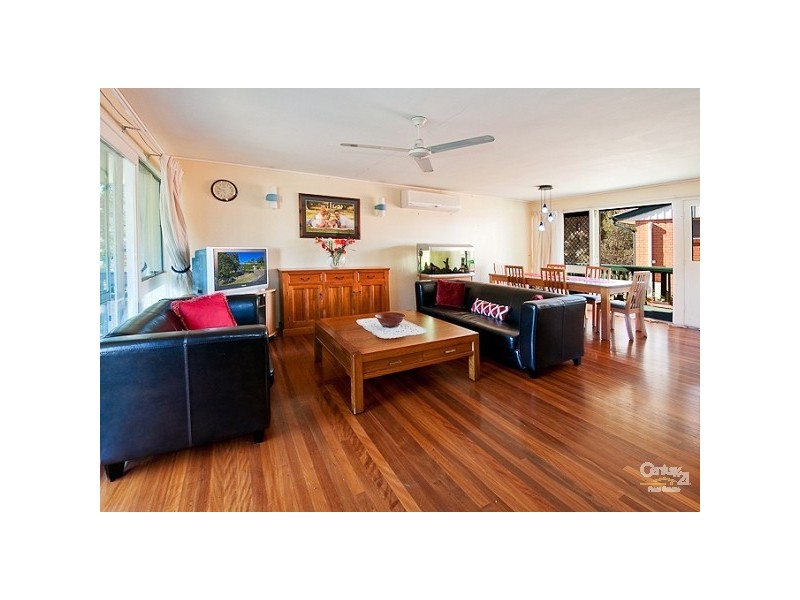 2 Caber Street, Kenmore QLD 4069