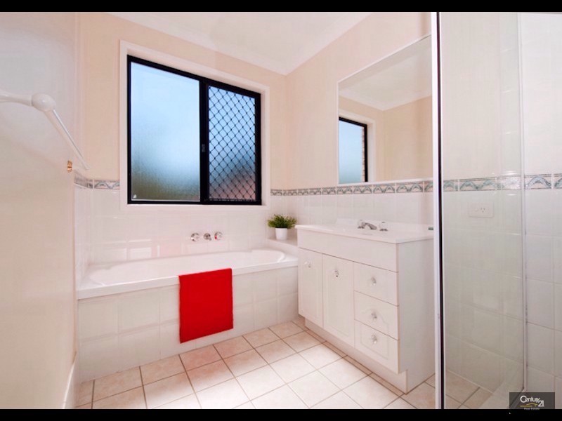 10 Creswick Place, Bellbowrie QLD 4070