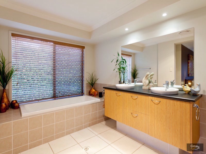 412 George Holt Drive, Mount Crosby QLD 4306