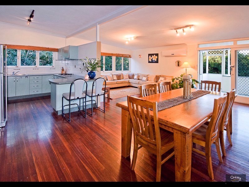 13 Tarbet Street, Kenmore QLD 4069