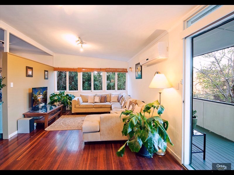 13 Tarbet Street, Kenmore QLD 4069