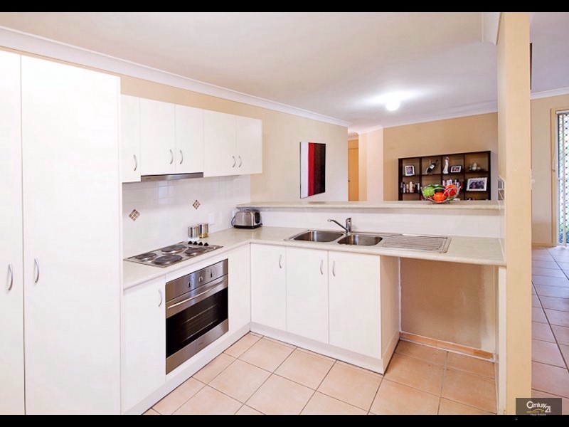 2/21 Golden Crest Place, Bellbowrie QLD 4070