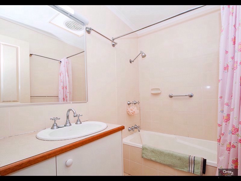 13/19 Merlin Terrace, Kenmore QLD 4069