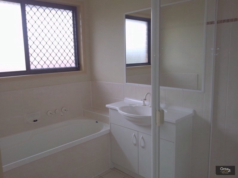 7 Regency Crescent, Moggill QLD 4070