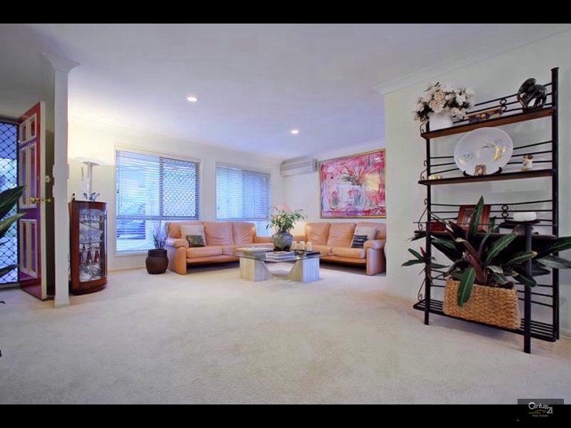 4/60 Gubberley Street, Kenmore QLD 4069