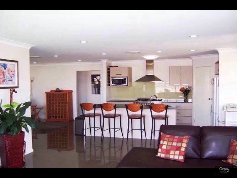 35 Rise Place, Moggill QLD 4070