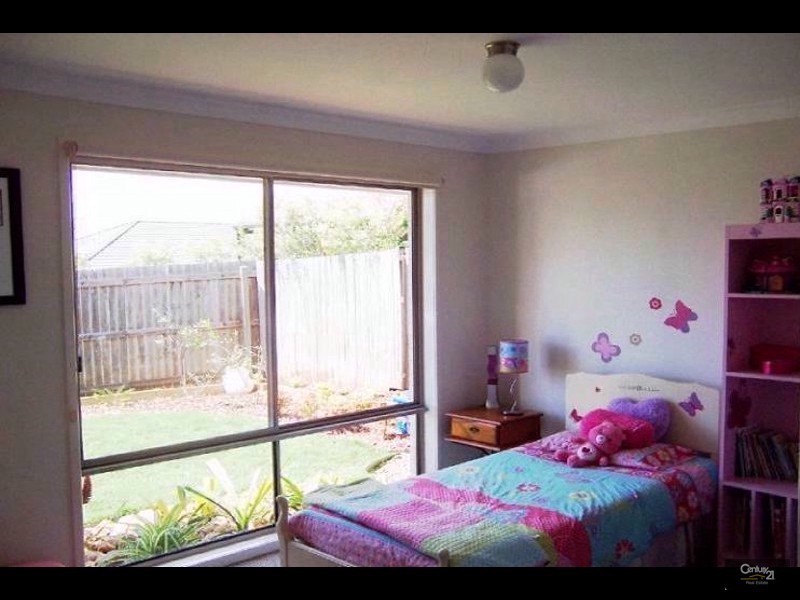 35 Rise Place, Moggill QLD 4070