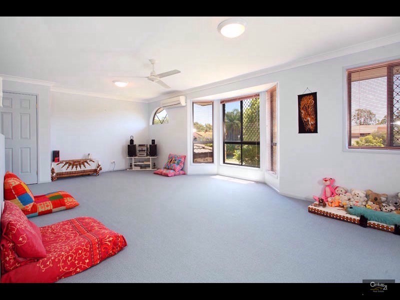 5 Pioneer Crescent, Bellbowrie QLD 4070