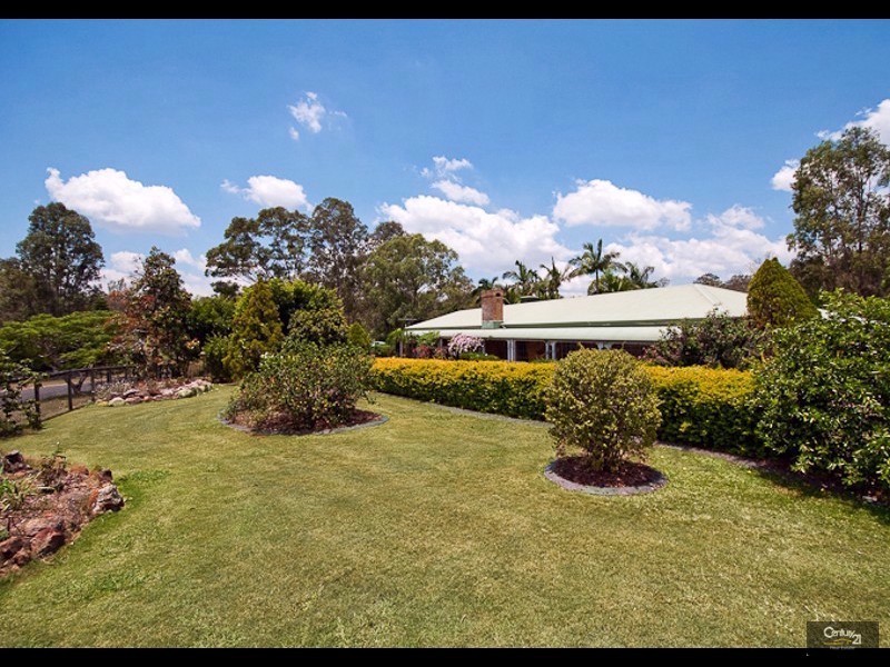 72 Riversleigh Road, Bellbowrie QLD 4070