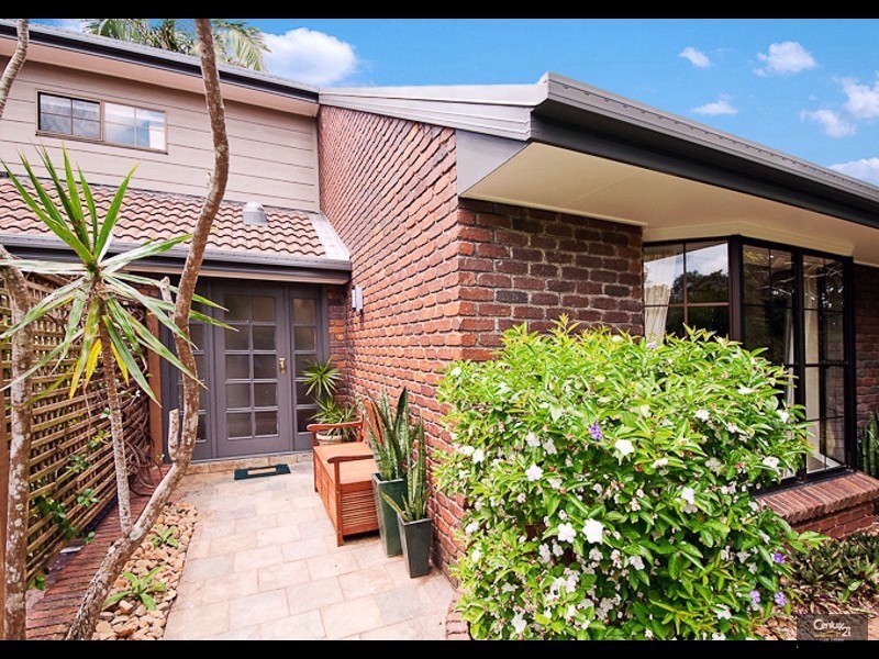 25 Tillbrook Street, Chapel Hill QLD 4069