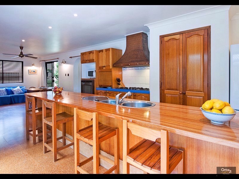 25 Tillbrook Street, Chapel Hill QLD 4069