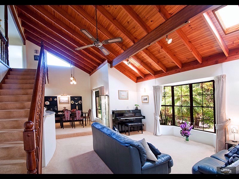 25 Tillbrook Street, Chapel Hill QLD 4069