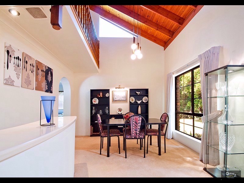 25 Tillbrook Street, Chapel Hill QLD 4069