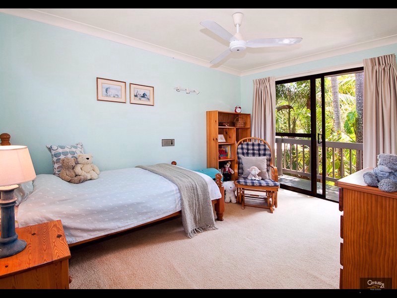 25 Tillbrook Street, Chapel Hill QLD 4069