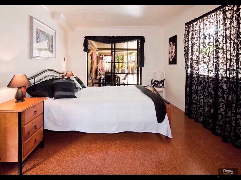 25 Tillbrook Street, Chapel Hill QLD 4069