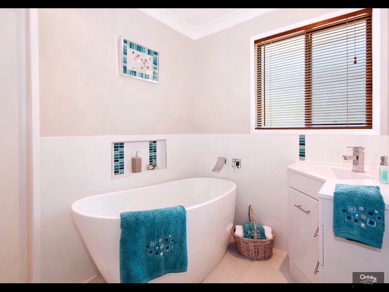 25 Tillbrook Street, Chapel Hill QLD 4069