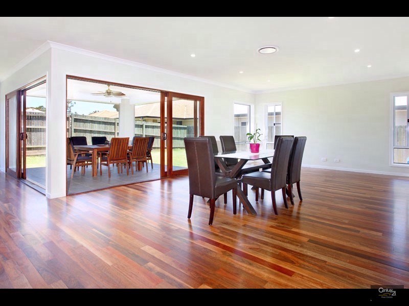 21 Hendos Place, Moggill QLD 4070