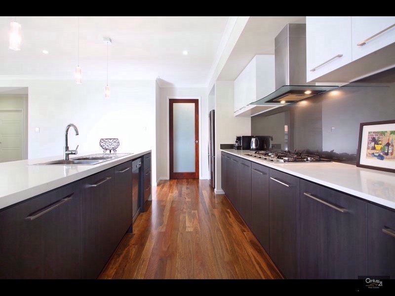 21 Hendos Place, Moggill QLD 4070