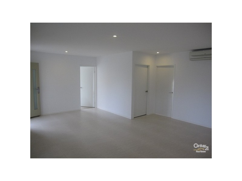 8 Joseph Avenue, Moggill QLD 4070