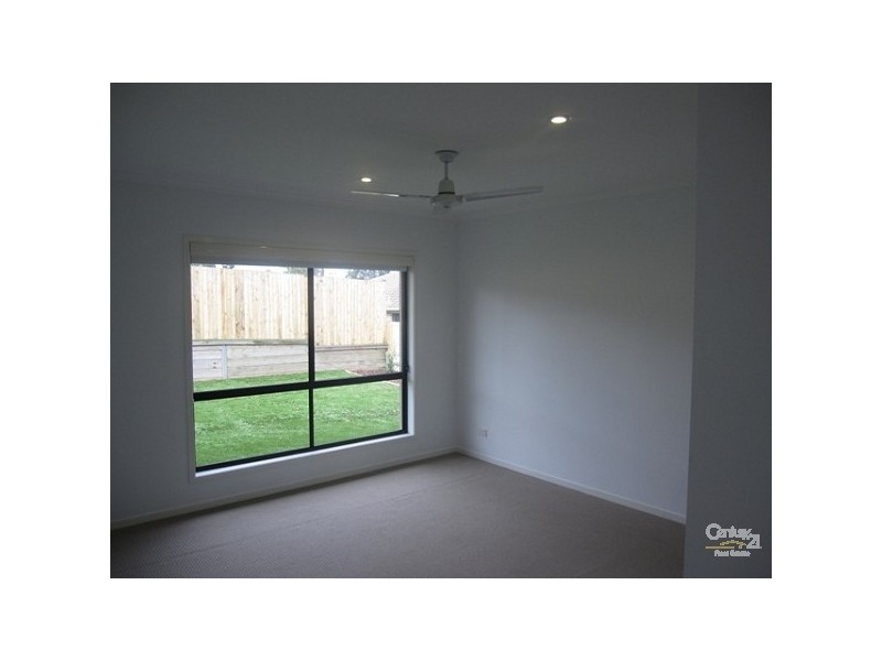 8 Joseph Avenue, Moggill QLD 4070