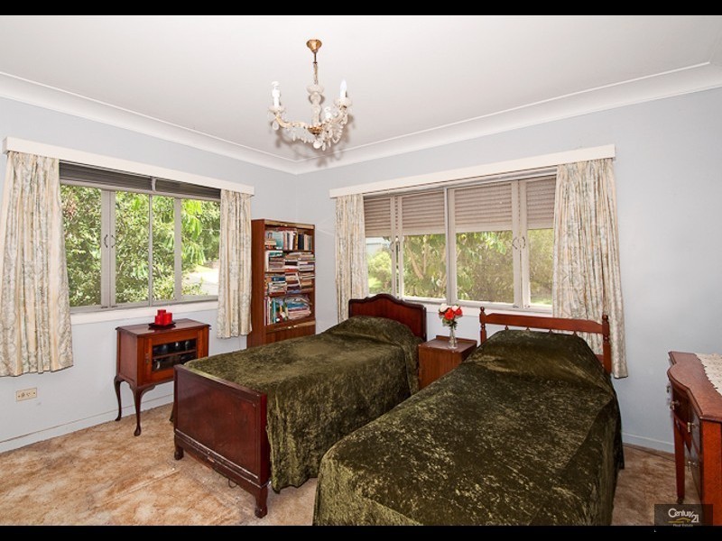 38 Currong Street, Kenmore QLD 4069