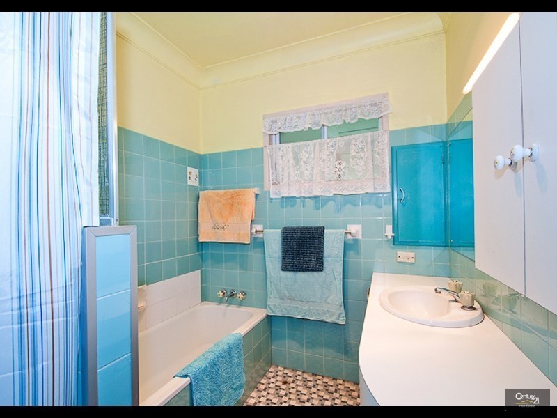 38 Currong Street, Kenmore QLD 4069