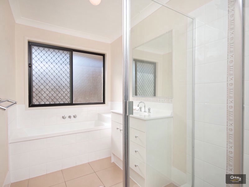 11 Eucalypt Place, Anstead QLD 4070