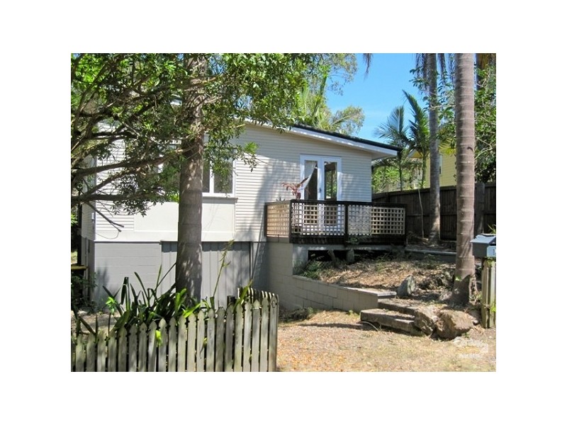 1 Bingham Street, Kenmore QLD 4069