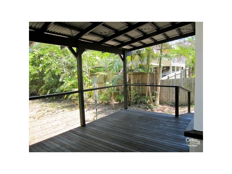 1 Bingham Street, Kenmore QLD 4069