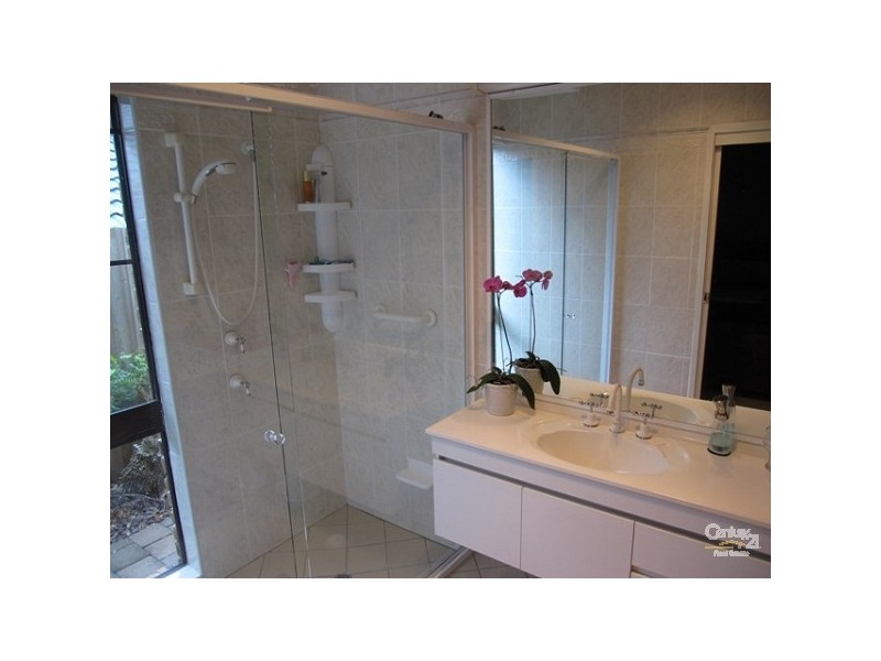 23 Fuelling Street, Chapel Hill QLD 4069