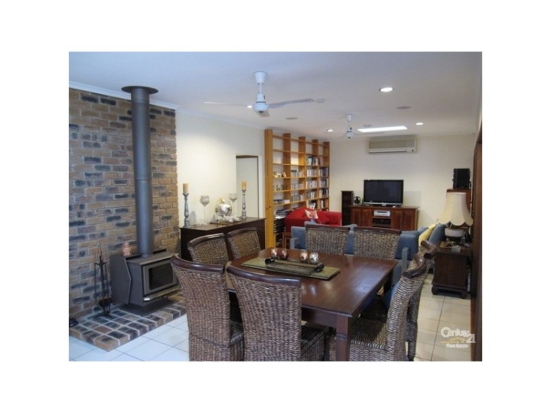 23 Fuelling Street, Chapel Hill QLD 4069