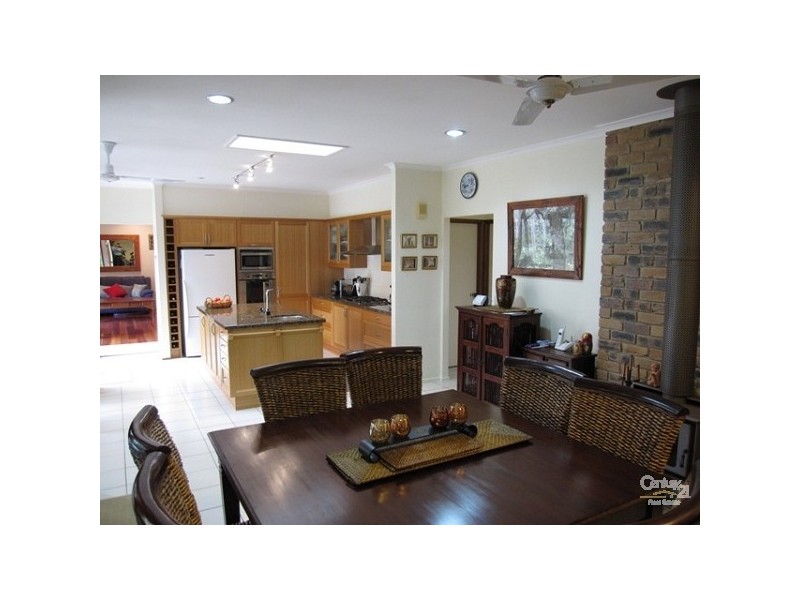 23 Fuelling Street, Chapel Hill QLD 4069