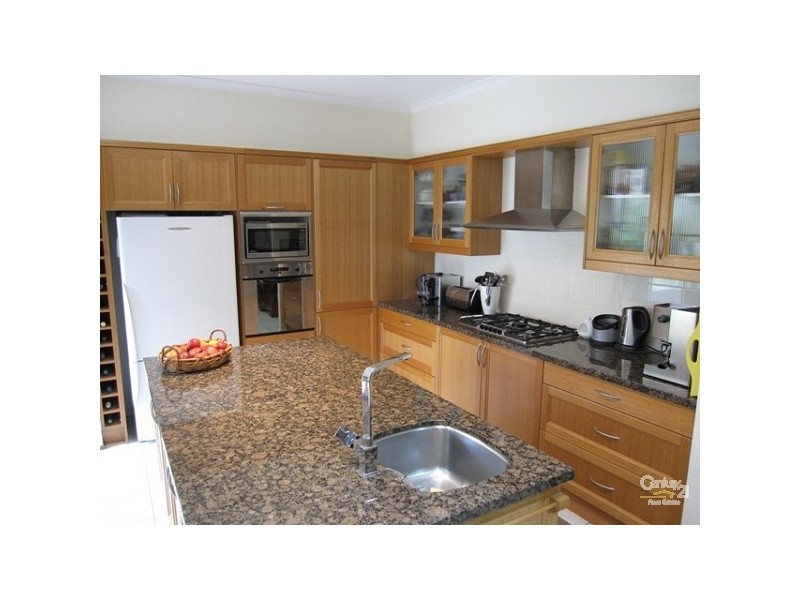 23 Fuelling Street, Chapel Hill QLD 4069