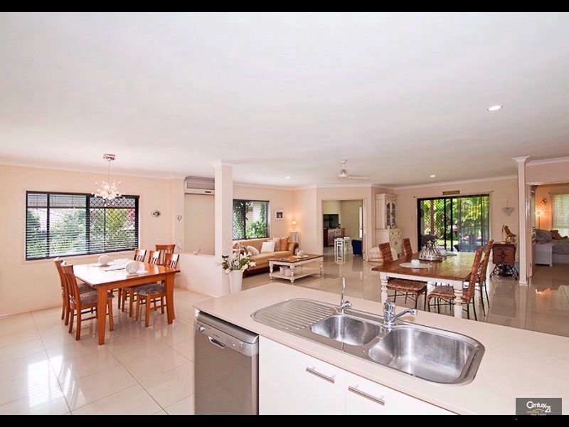 13 Stanaway Place, Bellbowrie QLD 4070