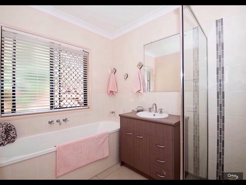 13 Stanaway Place, Bellbowrie QLD 4070