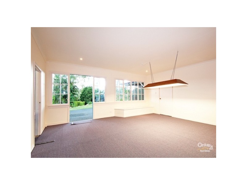 10 Upper Brookfield Road, Brookfield QLD 4069