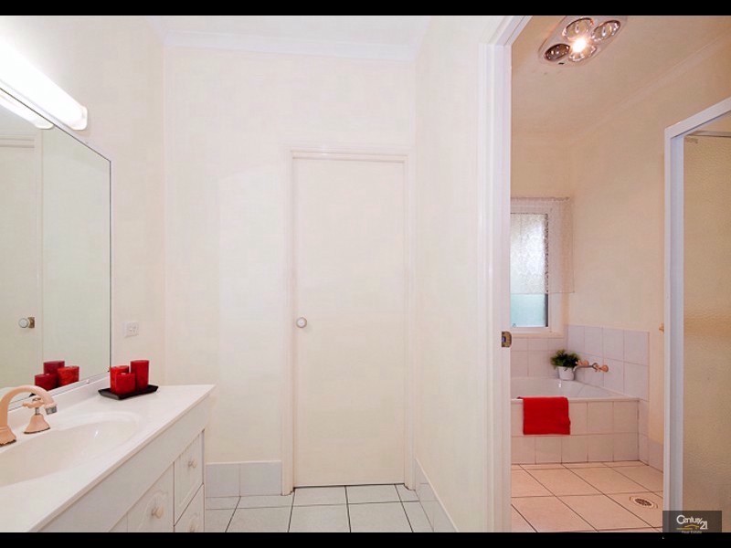 239 Kangaroo Gully Road, Bellbowrie QLD 4070