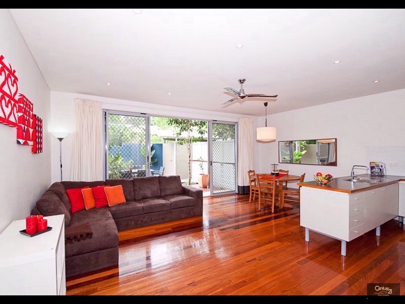 2/87 Sherwood Road, Toowong QLD 4066