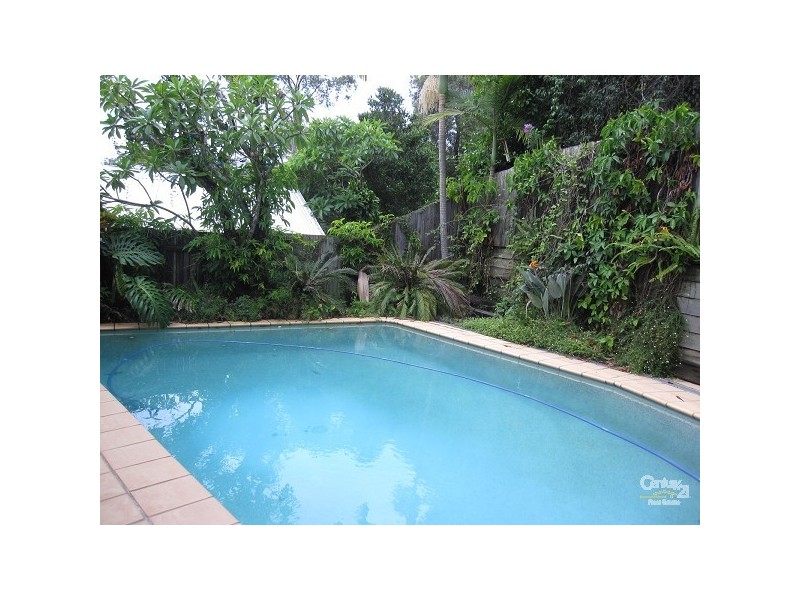 38 Fifth Avenue, St Lucia QLD 4067