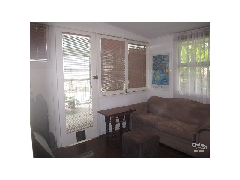 38 Fifth Avenue, St Lucia QLD 4067