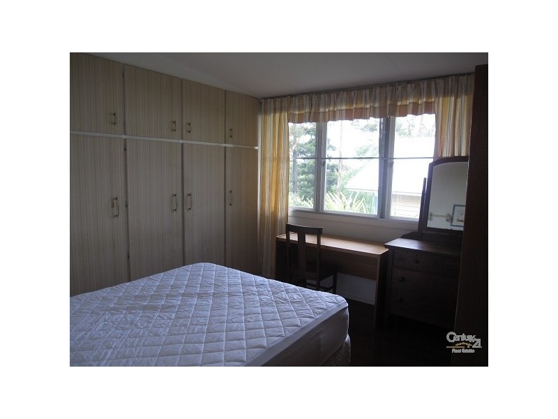 38 Fifth Avenue, St Lucia QLD 4067