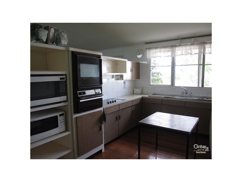 38 Fifth Avenue, St Lucia QLD 4067