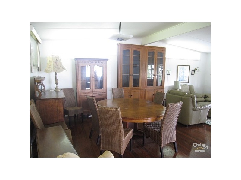 38 Fifth Avenue, St Lucia QLD 4067