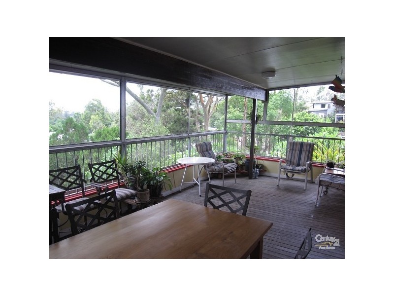 38 Fifth Avenue, St Lucia QLD 4067